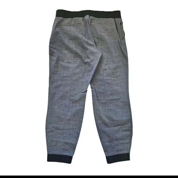 The ATHLETA Women's Gray Sz 12P Tapered  Wool Blend Casual Versatile Dress Pants - Picture 2 of 15